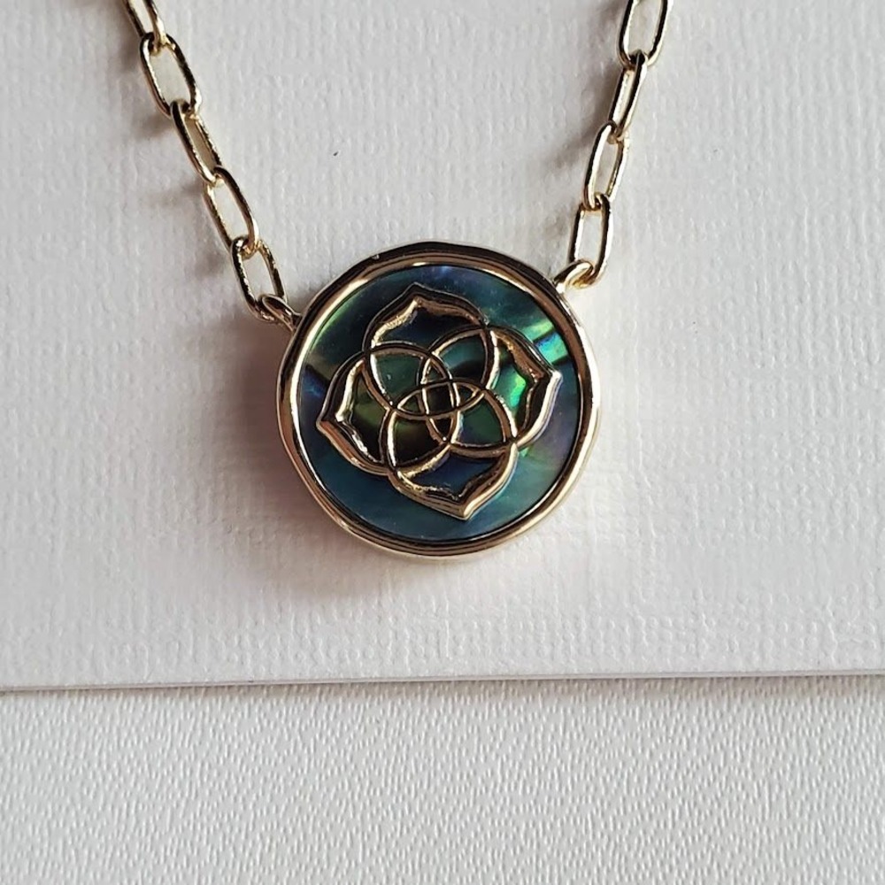 Kendra Scott Dira Gold Pendant Necklace in Abalone Shell Iridescent Filigree - Picture 6 of 6